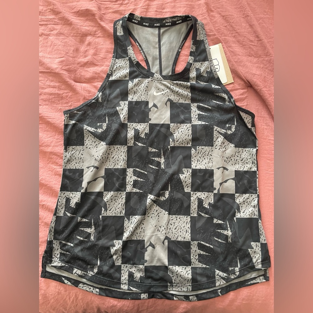 Nike Workout Tee - Picture 1 of 6